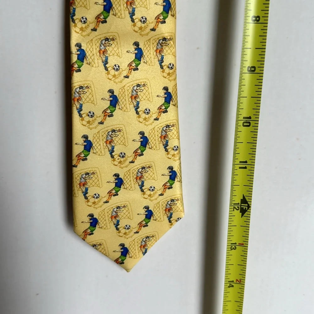 Clip on tie for boys